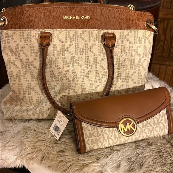 Michael Kors Handbags - Michael Kors Brown and Tan Women's Bag Set